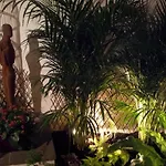 Hotel Le Petit Siam : Le Calme En Centre Clermont-Ferrand