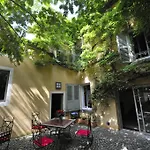 Hotel Le Petit Siam : Le Calme En Centre Clermont-Ferrand
