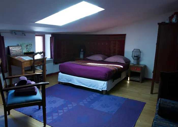 Hotel Le Petit Siam : Le Calme En Centre Clermont-Ferrand