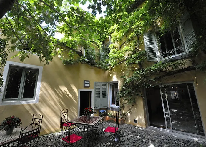 Hotel Le Petit Siam : Le Calme En Centre Clermont-Ferrand