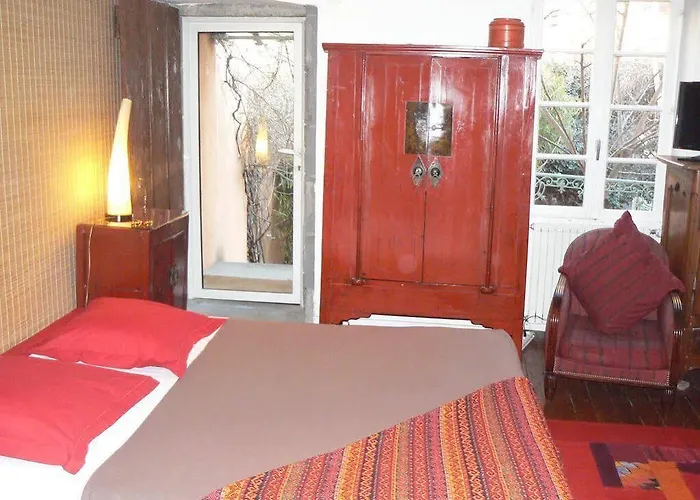 Hotel Chambres D'hotes Le Petit Siam : Le Calme En Centre *